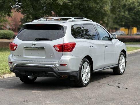 Used 2018 Nissan Pathfinder SL w/ SL Premium Package AWD/4WD image 5
