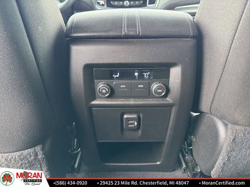 Used 2023 Chevrolet Traverse LT image 31