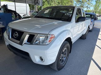 Used 2017 Nissan Frontier PRO-4X w/ Pro-4x Graphics Package video 2