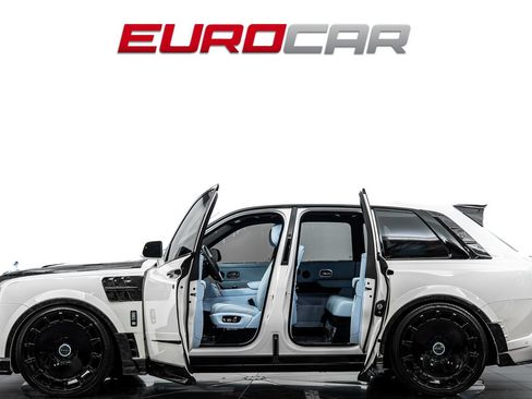 Used 2025 Rolls-Royce Cullinan AWD/4WD image 3
