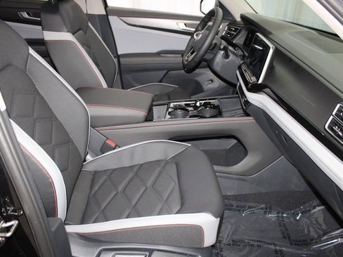 New 2026 Volkswagen Atlas Peak Edition AWD/4WD image 32