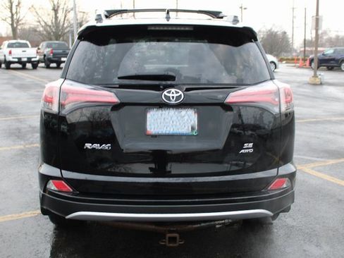 Used 2016 Toyota RAV4 SE image 6
