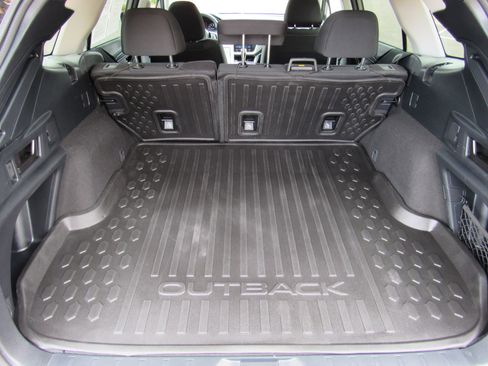 Used 2022 Subaru Outback Premium AWD/4WD image 34
