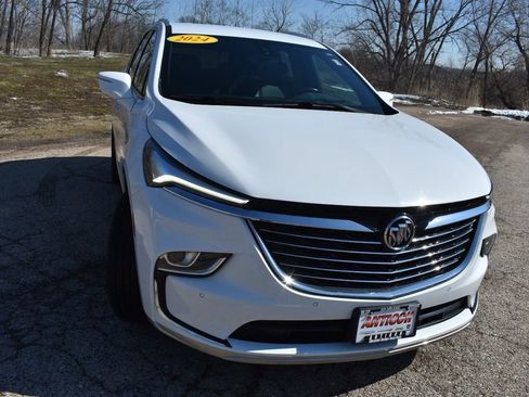 Used 2024 Buick Enclave Premium image 10