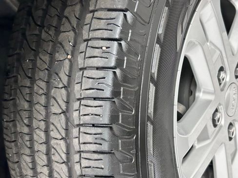 Used 2024 Jeep Grand Cherokee Laredo image 30