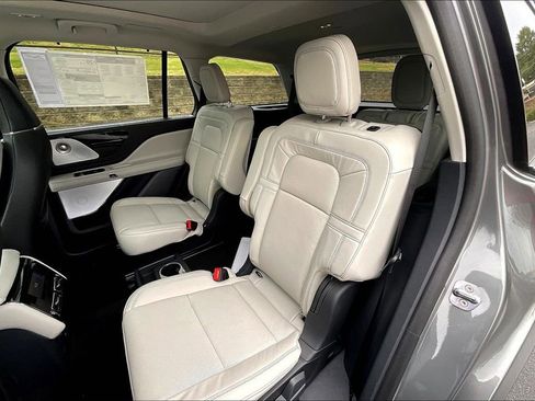 New 2025 Lincoln Aviator Reserve w/ Equipment Group 201A image 10
