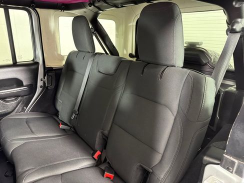 Used 2020 Jeep Wrangler Unlimited Sport S image 19