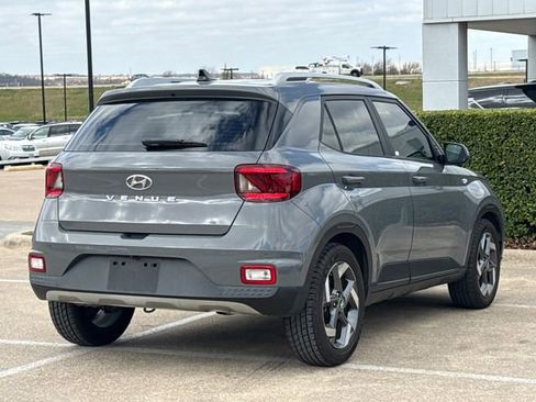 Used 2020 Hyundai Venue SEL w/ Convenience + Premium Package image 9