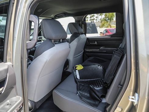 Used 2025 Toyota Tacoma TRD Sport AWD/4WD image 18