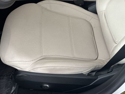 Used 2025 Mercedes-Benz C 300 Sedan image 16