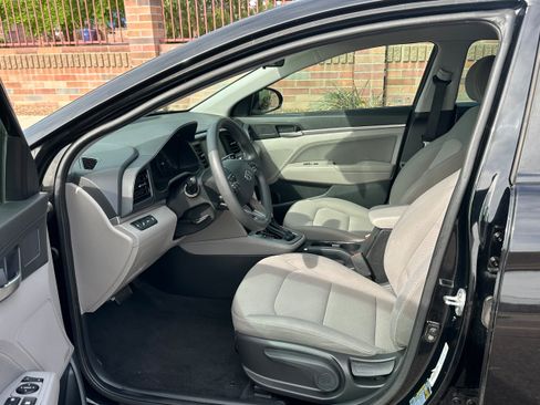 Used 2019 Hyundai Elantra SEL FWD image 6