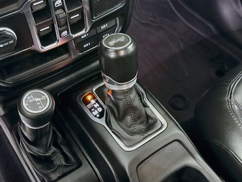 Used 2020 Jeep Wrangler Unlimited Sahara AWD/4WD image 18