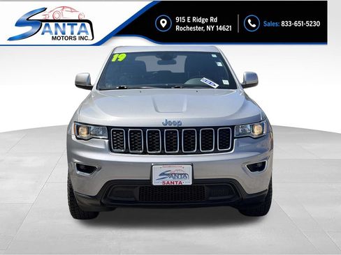 Used 2019 Jeep Grand Cherokee Laredo AWD/4WD image 2
