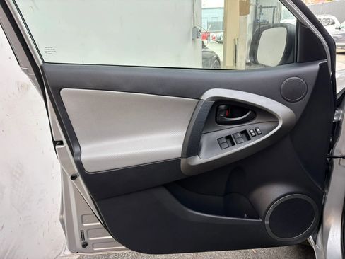 Used 2009 Toyota RAV4 Limited AWD/4WD image 21