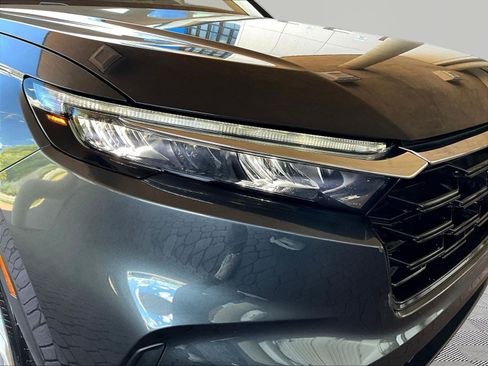 Used 2023 Honda CR-V EX image 30