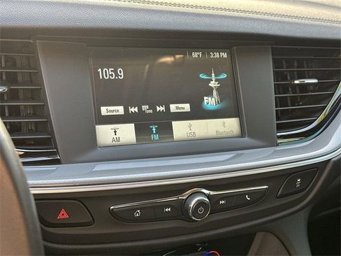 Used 2018 Buick Regal Preferred image 12