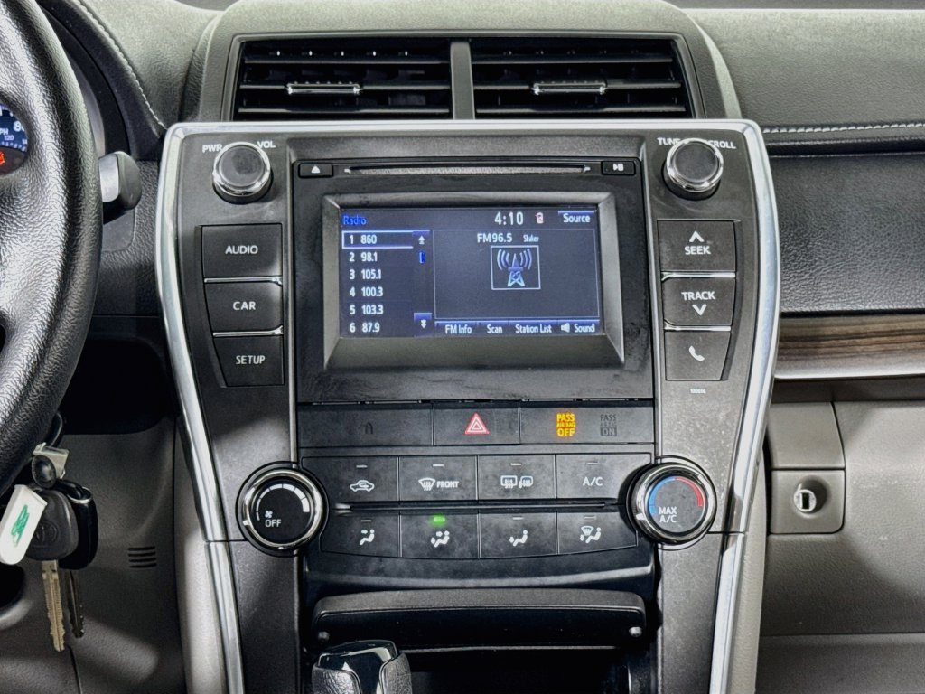 Used 2017 Toyota Camry LE FWD image 12