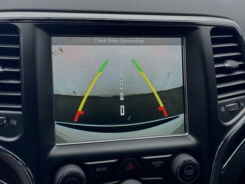 Used 2018 Jeep Grand Cherokee Limited RWD image 10