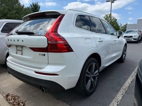 Used 2019 Volvo XC60 T5 Momentum w/ Multimedia Package AWD/4WD image 4