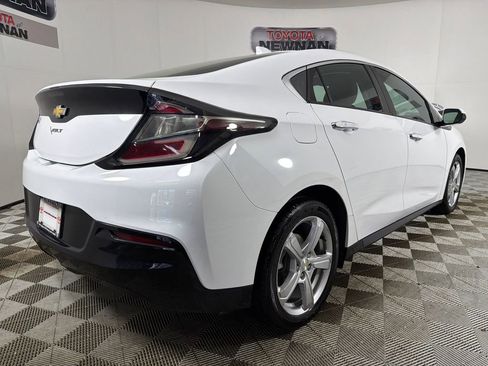 Used 2018 Chevrolet Volt LT image 3