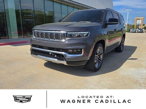 Used 2023 Jeep Grand Wagoneer Series III image 1