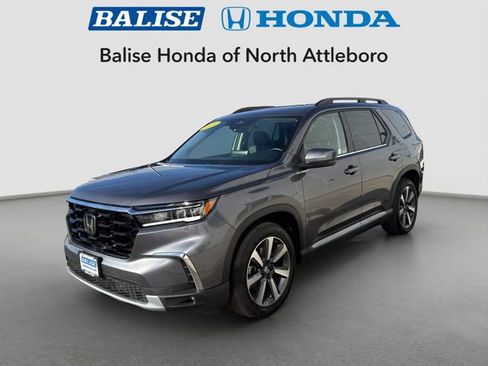Used 2023 Honda Pilot Touring image 1