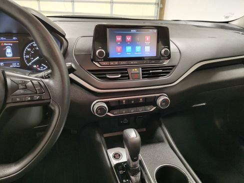 Used 2024 Nissan Altima 2.5 S image 7