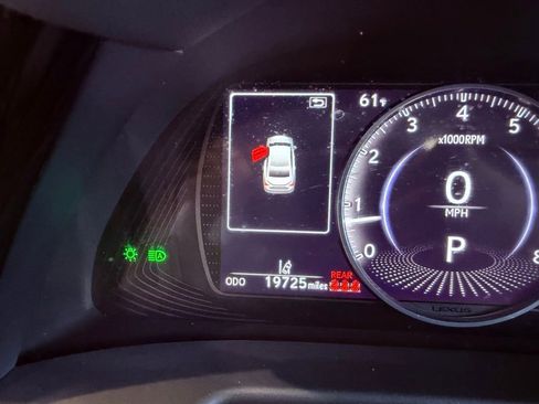 Certified 2024 Lexus ES 350 w/ Luxury Package image 23