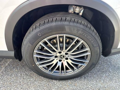 Used 2026 Mercedes-Benz GLC 300 image 3