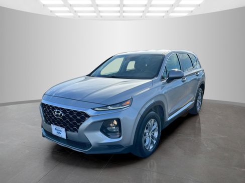 Used 2020 Hyundai Santa Fe SE image 8