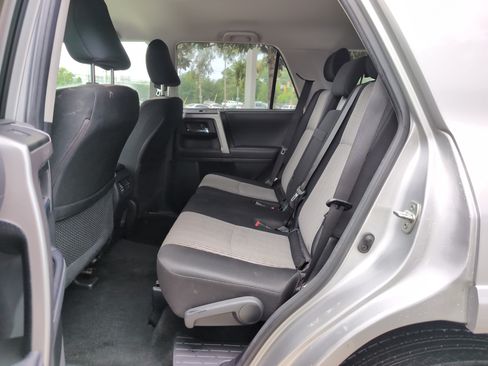 Certified 2024 Toyota 4Runner SR5 AWD/4WD image 29