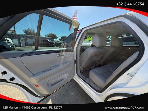 Used 2011 Cadillac DTS Luxury image 22