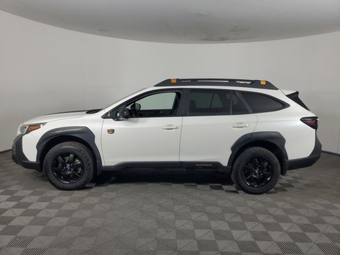 Used 2022 Subaru Outback Wilderness image 7