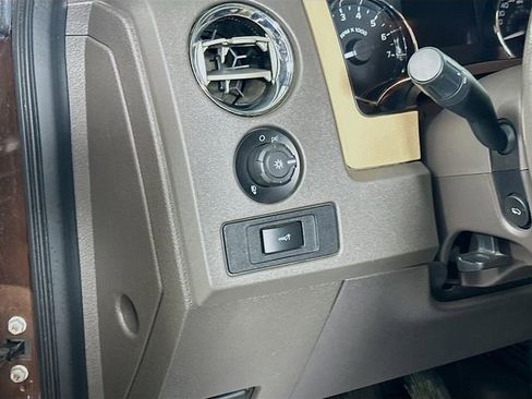 Used 2012 Ford F150 XLT w/ XLT Chrome Pkg image 11
