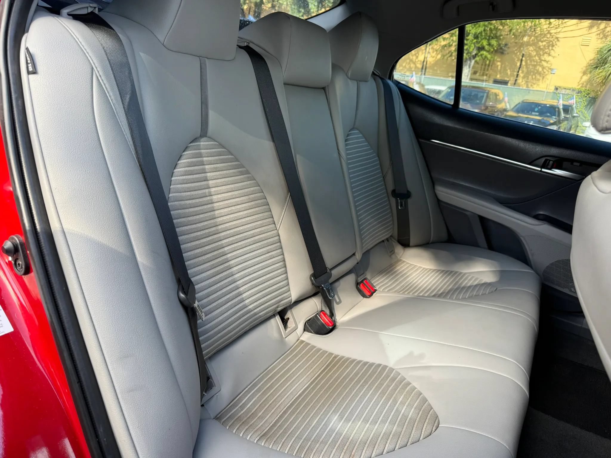 Used 2019 Toyota Camry SE FWD image 16