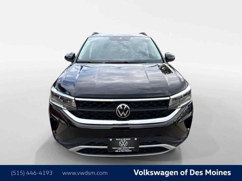 Certified 2024 Volkswagen Taos SE image 7