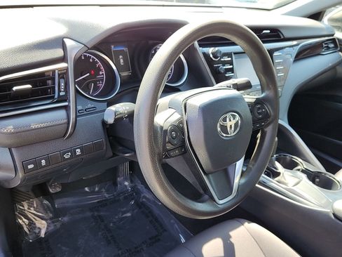 Used 2020 Toyota Camry LE FWD image 11