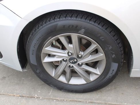 Used 2020 Kia Optima LX FWD image 11