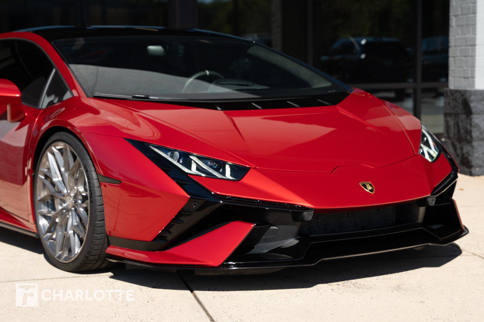 Used 2023 Lamborghini Huracan Tecnica RWD image 3