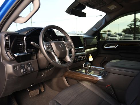 Used 2023 Chevrolet Silverado 1500 LT Trail Boss image 17