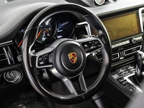Used 2019 Porsche Macan w/ Premium Package AWD/4WD image 15