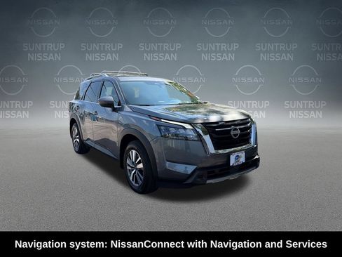 Used 2025 Nissan Pathfinder SL FWD image 9