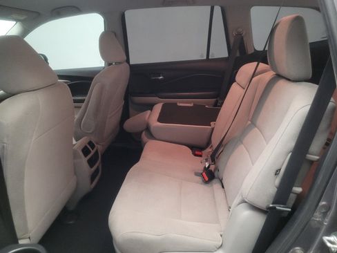 Used 2019 Honda Pilot LX image 18