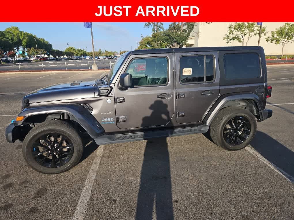 Used 2023 Jeep Wrangler Unlimited Sahara AWD/4WD image 4