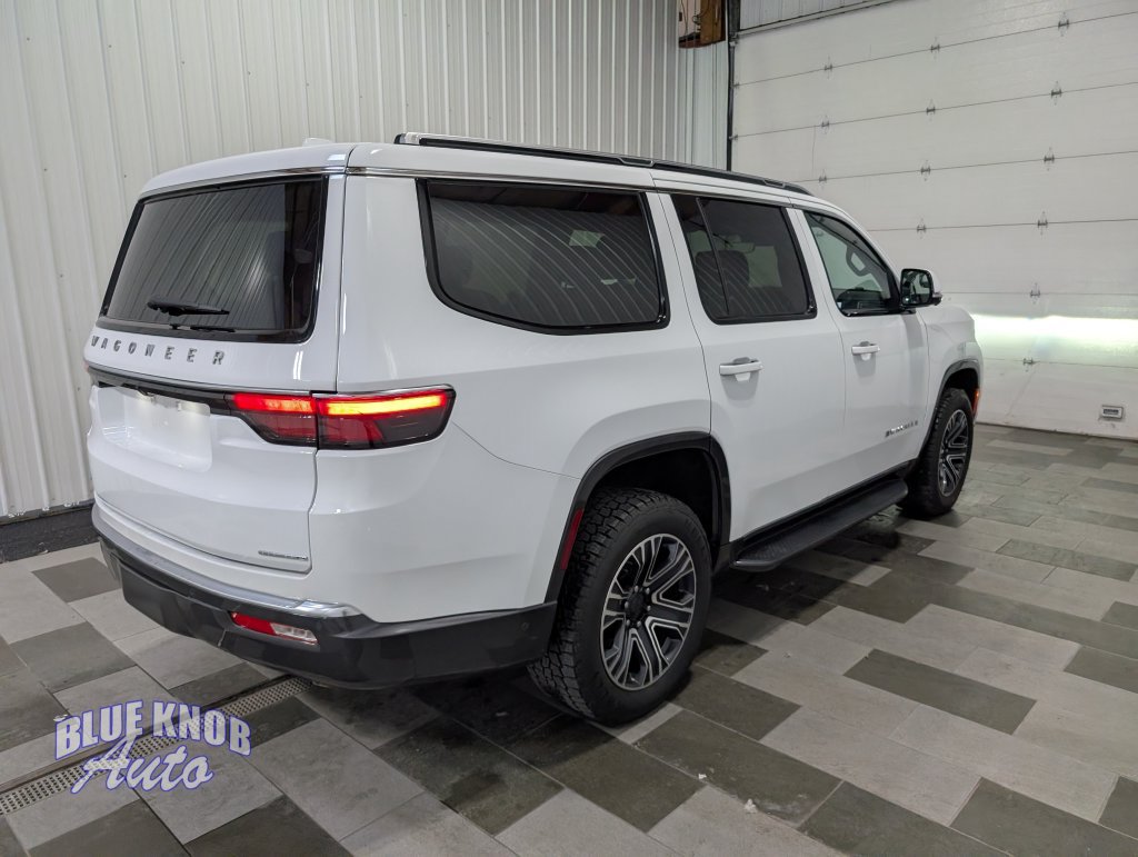 Used 2022 Jeep Wagoneer Series III w/ Convenience Group I AWD/4WD image 4