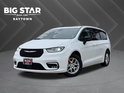 Used 2024 Chrysler Pacifica Touring-L