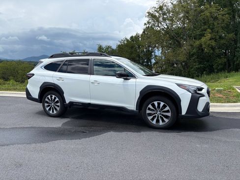 Certified 2024 Subaru Outback Limited AWD/4WD image 7