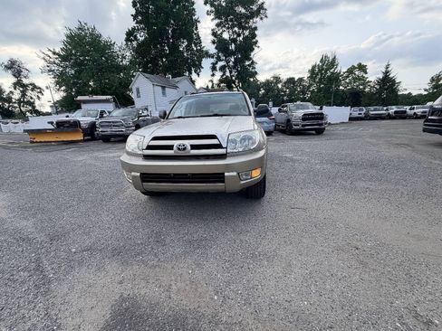 Used 2004 Toyota 4Runner SR5 AWD/4WD image 11