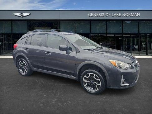 Used 2016 Subaru Crosstrek 2.0i Premium image 3