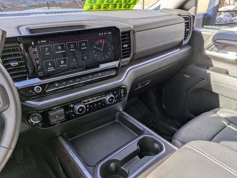 Certified 2025 GMC Sierra 2500 SLT w/ SLT Premium Package image 19